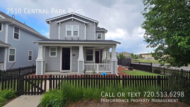 2510 Central Park Blvd in Denver, CO - Foto de edificio - Building Photo