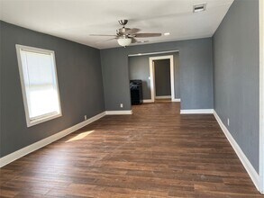 2801 Ennis Ave in Fort Worth, TX - Building Photo - Building Photo