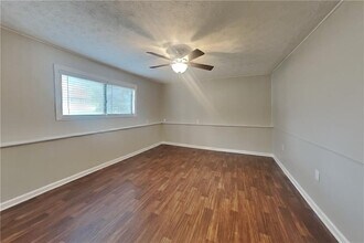 1860 Lamplighter Way in Snellville, GA - Building Photo - Building Photo