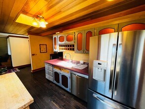 9101 Springridge Rd NE in Bainbridge Island, WA - Building Photo - Building Photo