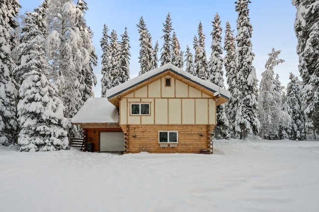 1005 Seawolf Dr in North Pole, AK - Building Photo - Building Photo