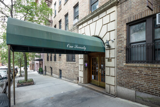 170 E 94th St in New York, NY - Building Photo - Building Photo