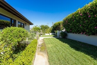 201 S Rios Ave in Solana Beach, CA - Building Photo - Building Photo