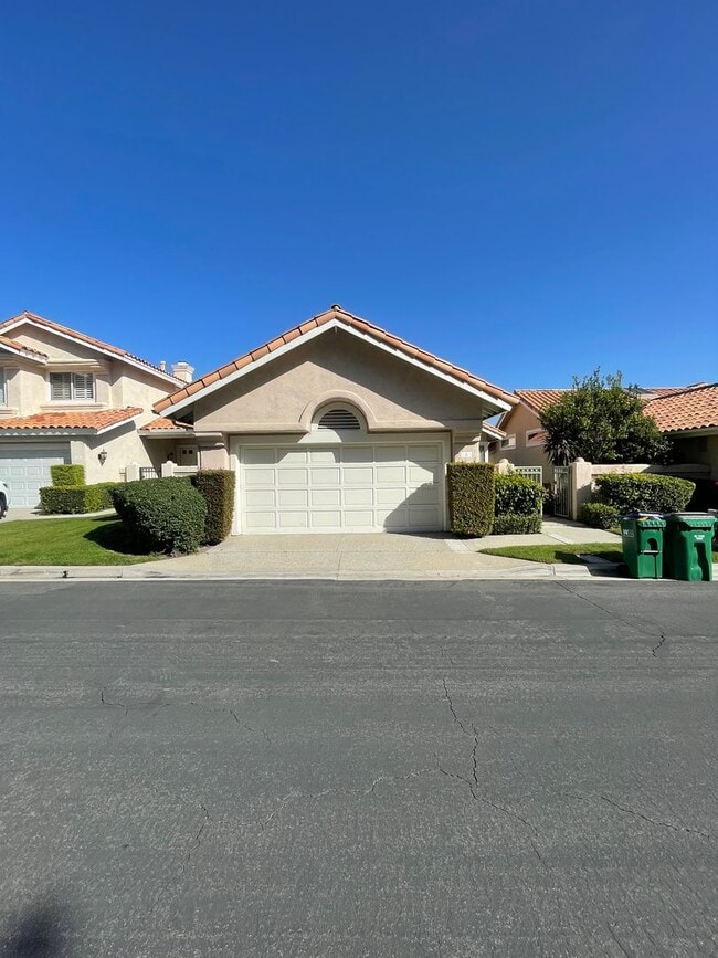 6 Via Andorra in Trabuco Canyon, CA - Building Photo - Building Photo