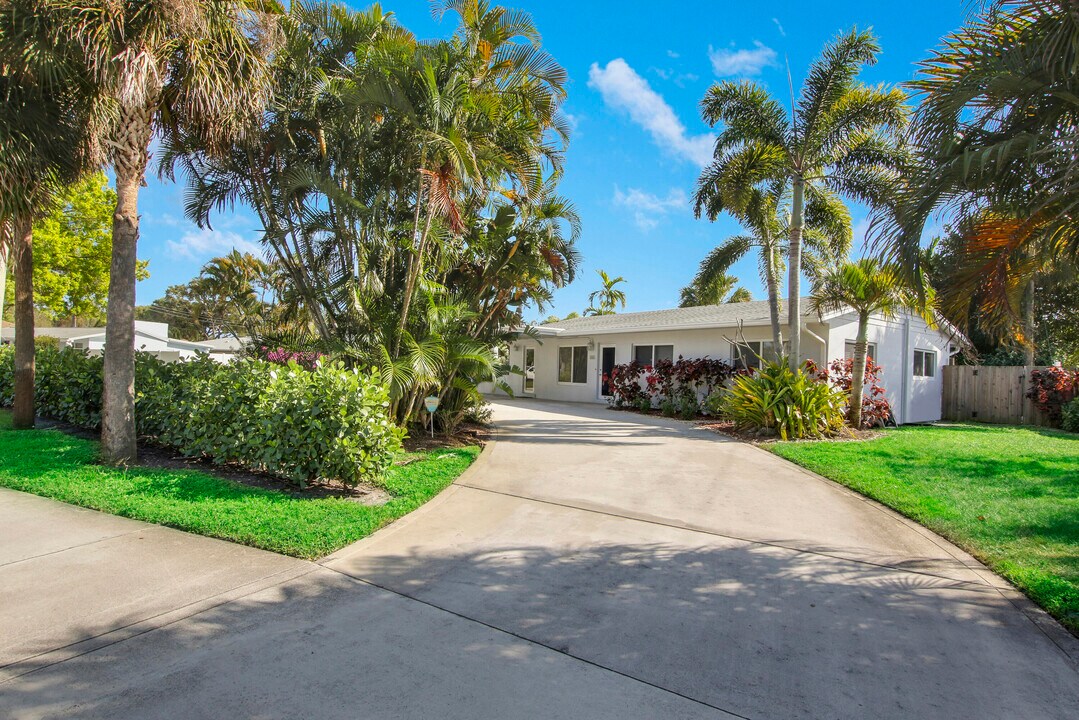 466 Tequesta Dr in Jupiter, FL - Building Photo