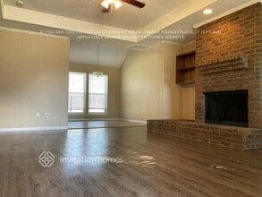 525 E Jay Ct in Desoto, TX - Foto de edificio - Building Photo