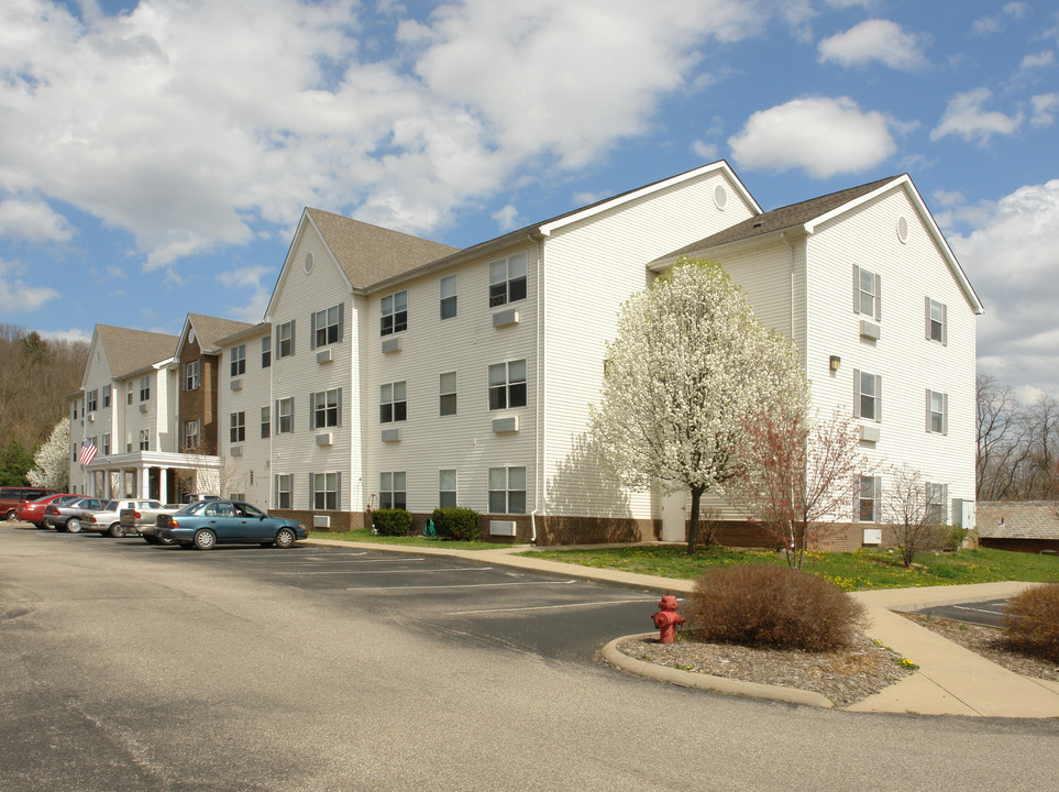 Winberi Apartments in Marietta, OH - Building Photo