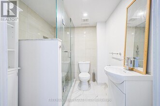 16 Carey Crescent in Markham, ON - Building Photo - Building Photo