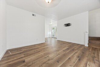 1936 Upland Dr in Houston, TX - Building Photo - Building Photo