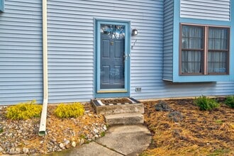 811 Kings Croft Dr in Cherry Hill, NJ - Building Photo - Building Photo