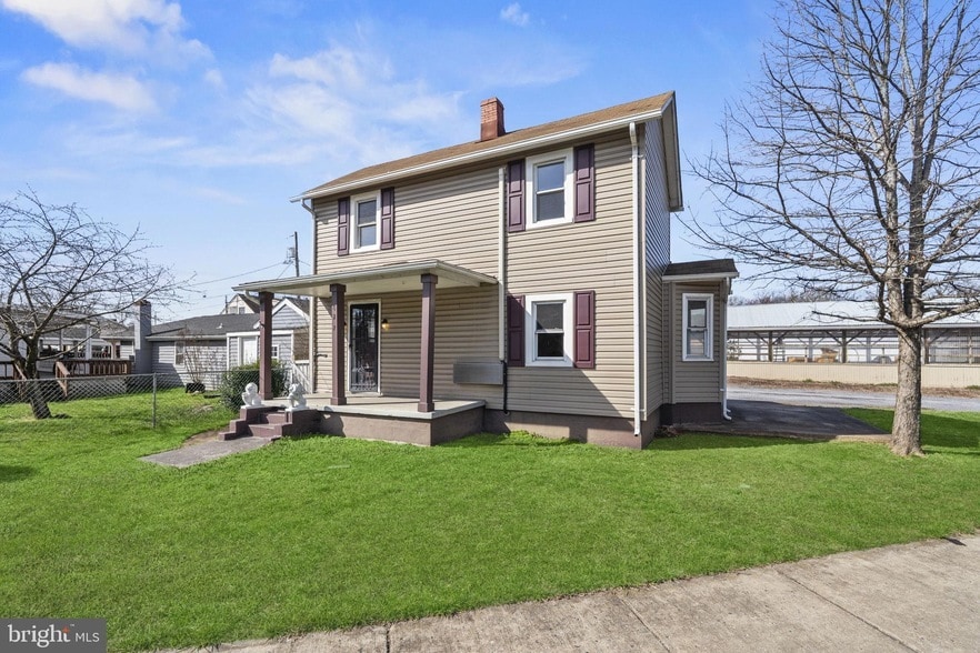 822 N Commerce Ave in Front Royal, VA - Building Photo