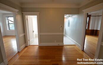 464 Commonwealth Ave, Unit 3 in Boston, MA - Building Photo - Building Photo