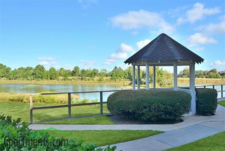 The Point at Windmill Lakes in Houston, TX - Building Photo - Building Photo