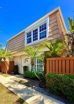 11584 Winchester Dr in Palm Beach Gardens, FL - Building Photo