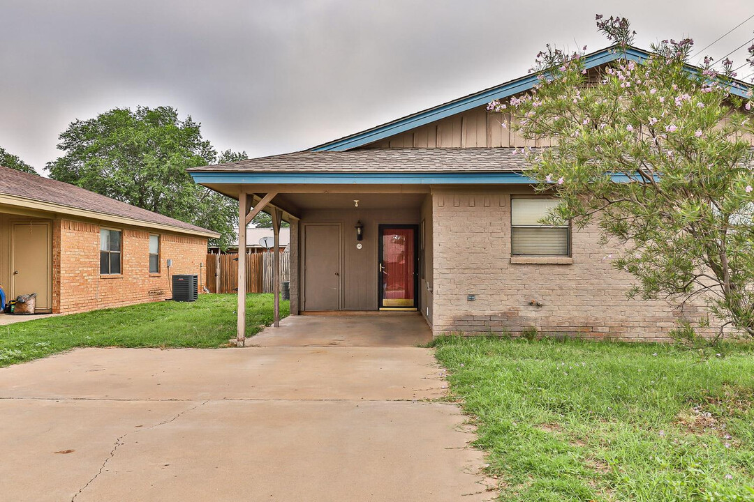 6502 26th St in Lubbock, TX - Building Photo