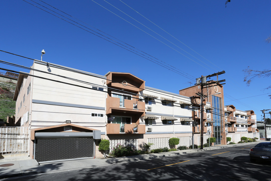 Don Tomaso Apartments in Los Angeles, CA - Building Photo