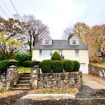 22 Avenue D in Norwalk, CT - Building Photo