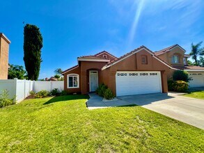 31959 Corte Avalina in Temecula, CA - Building Photo - Building Photo