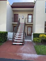 8 Willowbrook Ln in Delray Beach, FL - Building Photo