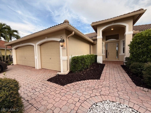 1098 Port Orange Way in Naples, FL - Building Photo - Building Photo