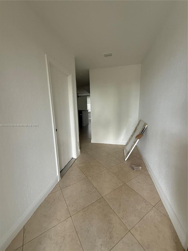 1243 NE 23rd Ave in Pompano Beach, FL - Building Photo - Building Photo