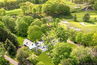 939 Black Rock Tpke in Easton, CT - Foto de edificio - Building Photo