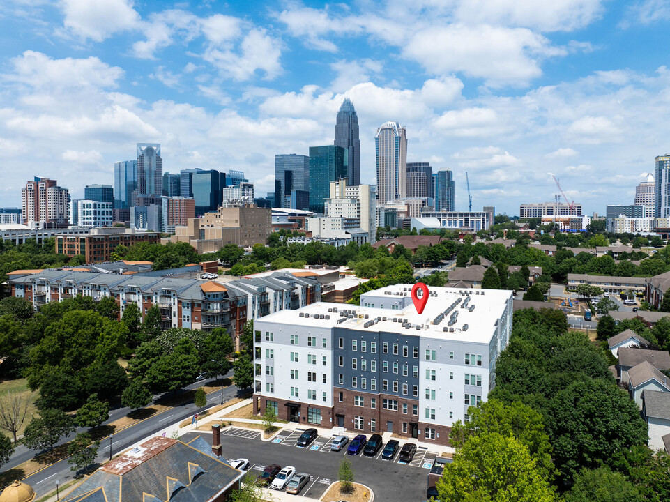 Varick on 7th in Charlotte, NC - Building Photo