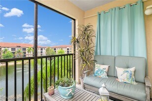12936 Violino Ln in Naples, FL - Building Photo