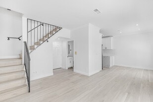 4034 Redwood Ave in Los Angeles, CA - Building Photo