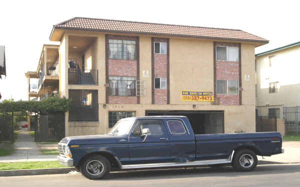 1715 Westmoreland Blvd in Los Angeles, CA - Building Photo