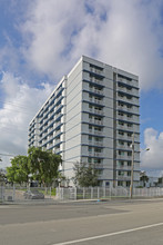 Jack Orr Senior Center in Miami, FL - Building Photo - Primary Photo