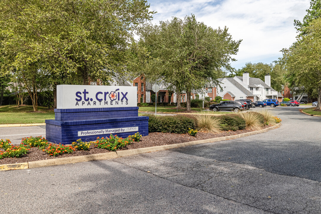 St. Croix Apartments in Virginia Beach, VA - Building Photo