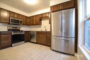 7 Whitman St, Unit 1 in Boston, MA - Building Photo