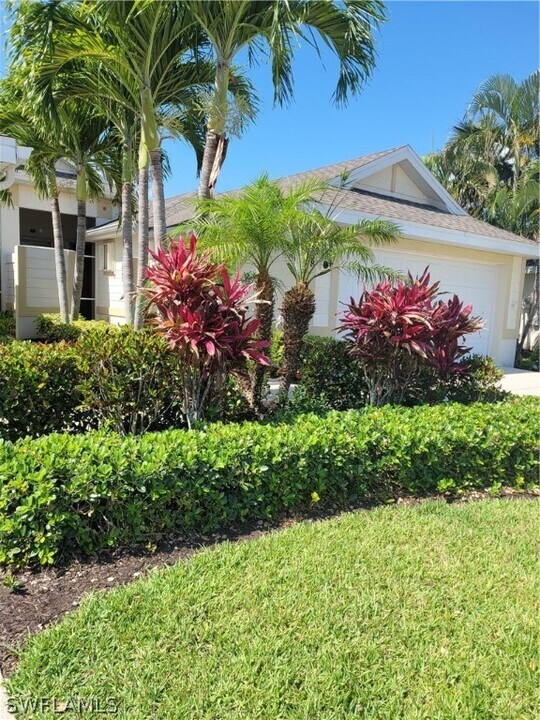 4270 Avian Avenue in Ft. Myers, FL - Building Photo