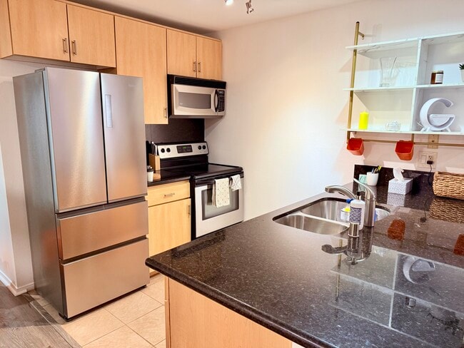 101 Market St, Unit 304 in San Diego, CA - Building Photo - Building Photo