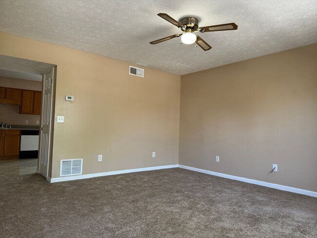 238 E Green St in Versailles, KY - Building Photo - Building Photo
