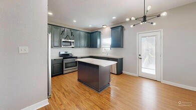 2105 Huxley Ln in Round Rock, TX - Building Photo - Building Photo