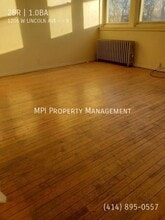 1206 W Lincoln Ave in Milwaukee, WI - Building Photo - Building Photo