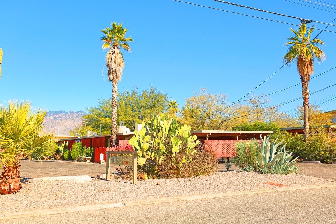 Flower Apartments in Tucson, AZ - Building Photo