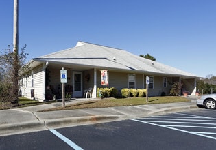 Wedgewood Arms Apartments in Greenville, NC - Building Photo - Building Photo