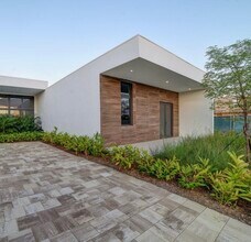 16539 Botaniko Dr N in Weston, FL - Foto de edificio - Building Photo