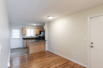 Summit and Birch Hill Apartments in Farmington, CT - Foto de edificio - Interior Photo