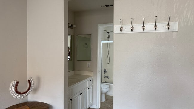 13885 Camp Rock St in Corona, CA - Building Photo - Building Photo