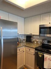 323 Madeira Cir in St. Petersburg, FL - Building Photo - Building Photo