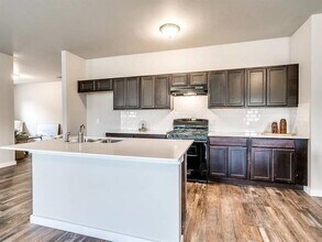11659 Split Oak Cir in Guthrie, OK - Building Photo - Building Photo