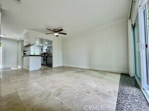 2558 Orange Ave, Unit D in Costa Mesa, CA - Building Photo - Building Photo
