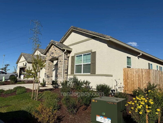 8283 Humble Ct in Sacramento, CA - Building Photo - Building Photo