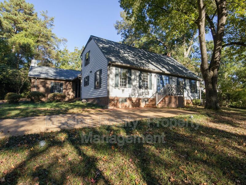 7580 Rockfalls Dr in Richmond, VA - Foto de edificio