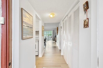 20 Abbey Ln in Delray Beach, FL - Building Photo - Building Photo