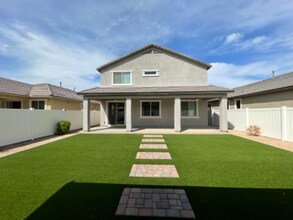 2437 E Alta Vista Rd in Phoenix, AZ - Building Photo - Building Photo